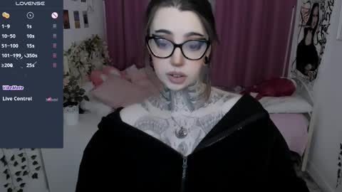 dixipixi_ online show from 04.04.26