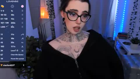 Snapshot of dixipixi_ chatting on 06.12.26 dixipixi_ online show from 06.12.26