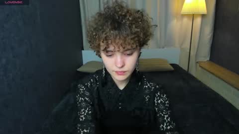 Snapshot of dizer_clop chatting on 02.19.25 Dizer online show from 02.19.25