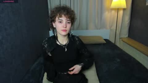 Snapshot of dizer_clop chatting on 02.19.25 Dizer online show from 02.19.25