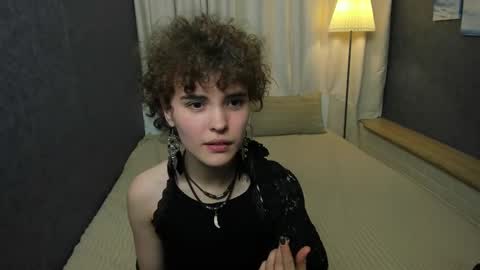 Snapshot of dizer_clop chatting on 02.21.25 Dizer online show from 02.21.25