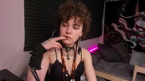 Snapshot of dizer_clop chatting on 03.11.25 Dizer online show from 03.11.25