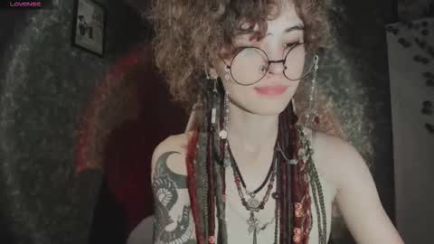 Snapshot of dizer_clop chatting on 09.21.25 Dizer online show from 09.21.25