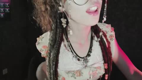 Snapshot of dizer_clop chatting on 10.18.25 Dizer online show from 10.18.25