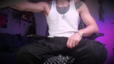 Snapshot of dl_raven chatting on 01.16.25 Silverhand online show from 01.16.25