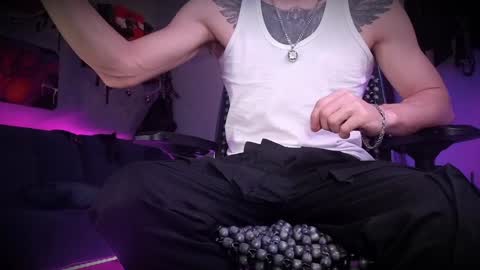 Snapshot of dl_raven chatting on 01.17.25 Silverhand online show from 01.17.25