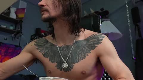 Snapshot of dl_raven chatting on 01.25.25 Silverhand online show from 01.25.25