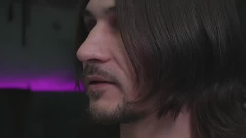 Snapshot of dl_raven chatting on 01.28.25 Silverhand online show from 01.28.25