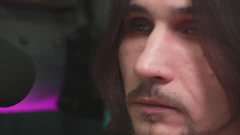 Snapshot of dl_raven chatting on 01.28.25 Silverhand online show from 01.28.25