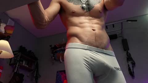 Snapshot of dl_raven chatting on 01.31.25 Silverhand online show from 01.31.25