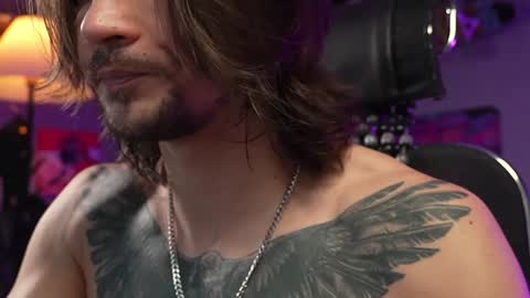 Snapshot of dl_raven chatting on 02.01.25 Silverhand online show from 02.01.25