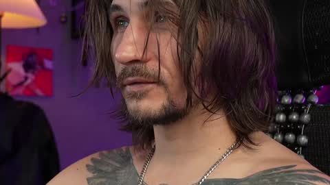 Snapshot of dl_raven chatting on 02.05.25 Silverhand online show from 02.05.25