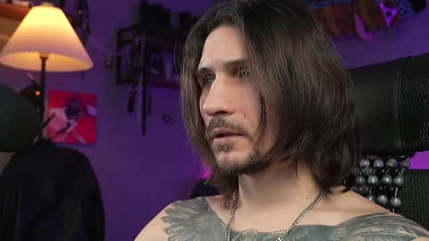 Snapshot of dl_raven chatting on 02.05.25 Silverhand online show from 02.05.25