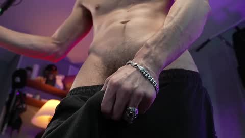 Snapshot of dl_raven chatting on 02.06.25 Silverhand online show from 02.06.25