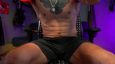 Snapshot of dl_raven chatting on 02.12.25 Silverhand online show from 02.12.25