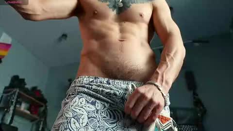 Snapshot of dl_raven chatting on 02.15.25 Silverhand online show from 02.15.25