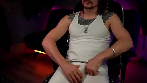 Snapshot of dl_raven chatting on 03.05.25 Silverhand online show from 03.05.25