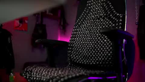 Snapshot of dl_raven chatting on 03.07.25 Silverhand online show from 03.07.25