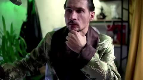 Snapshot of dl_raven chatting on 09.22.25 Silverhand online show from 09.22.25