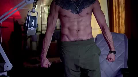 Snapshot of dl_raven chatting on 09.30.25 Silverhand online show from 09.30.25