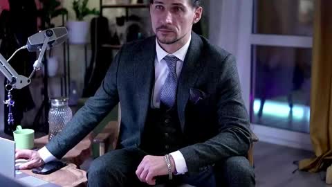 Snapshot of dl_raven chatting on 10.03.25 Silverhand online show from 10.03.25