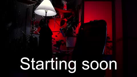 Snapshot of dl_raven chatting on 10.05.25 Silverhand online show from 10.05.25