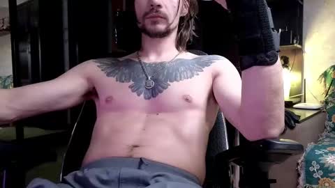 Snapshot of dl_raven chatting on 02.24.26 Silverhand online show from 02.24.26