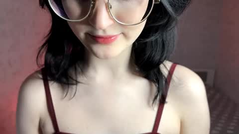 Snapshot of dodiebabikian chatting on 05.07.26 Annie PVT IS OPEN online show from 05.07.26