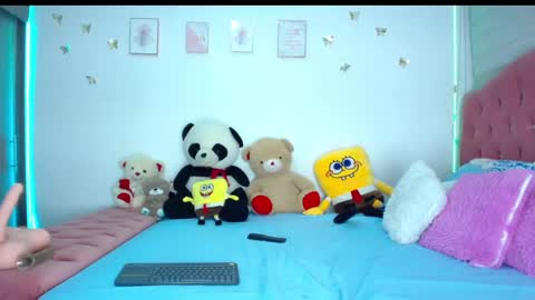 Snapshot of doe_sofi chatting on 03.10.25 sofi online show from 03.10.25