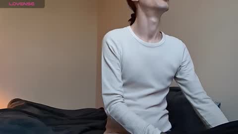 Snapshot of dogencb chatting on 11.04.25 Dogencb online show from 11.04.25