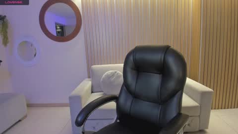 Dolcie  online show from 12.19.24