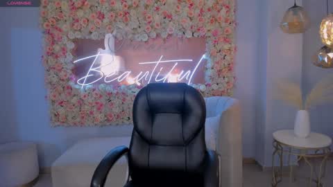 Dolcie  online show from 01.11.25