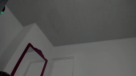 Ludika Santiago online show from 01.12.25