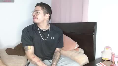 Auro and Santiago online show from 12.05.24