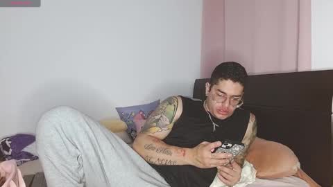 Auro and Santiago online show from 01.15.25