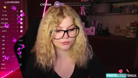 Snapshot of doll_chloe_ chatting on 12.05.24 Chloe online show from 12.05.24