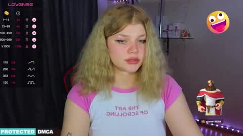 Snapshot of doll_chloe_ chatting on 12.30.24 Chloe online show from 12.30.24