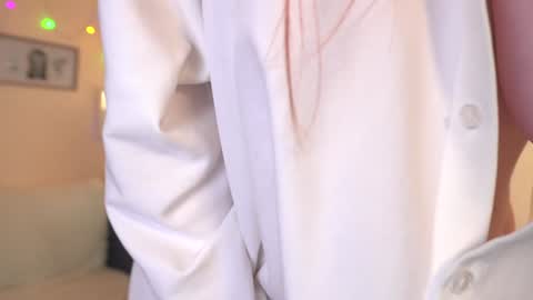 Snapshot of doll_lesli chatting on 12.20.24 Your doll Lesli online show from 12.20.24