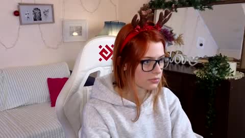 Snapshot of doll_lesli chatting on 12.26.24 Your doll Lesli online show from 12.26.24