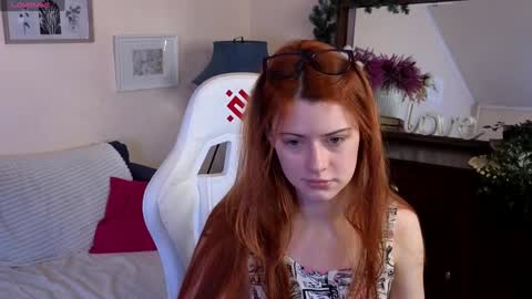 Snapshot of doll_lesli chatting on 01.14.25 Your doll Lesli online show from 01.14.25