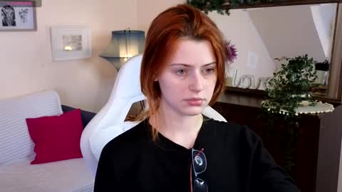 Snapshot of doll_lesli chatting on 01.29.25 Your doll Lesli online show from 01.29.25