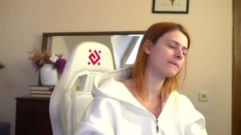 Snapshot of doll_lesli chatting on 02.08.25 Your doll Lesli online show from 02.08.25