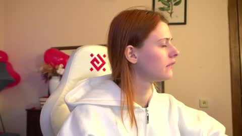 Snapshot of doll_lesli chatting on 02.13.25 Your doll Lesli online show from 02.13.25