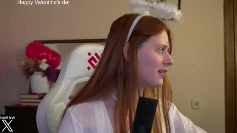Snapshot of doll_lesli chatting on 02.14.25 Your doll Lesli online show from 02.14.25