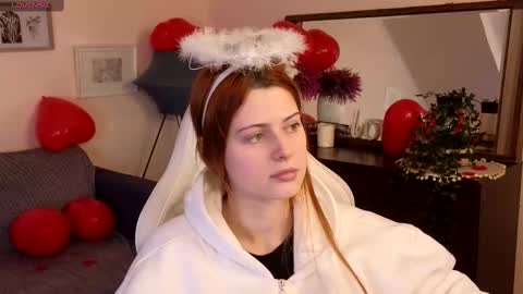 Snapshot of doll_lesli chatting on 02.15.25 Your doll Lesli online show from 02.15.25