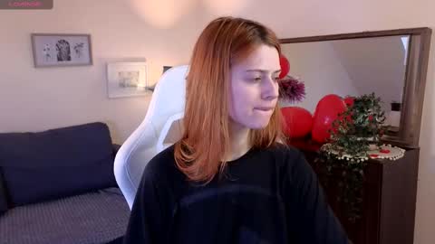 Snapshot of doll_lesli chatting on 02.22.25 Your doll Lesli online show from 02.22.25