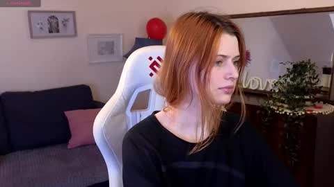 Snapshot of doll_lesli chatting on 02.23.25 Your doll Lesli online show from 02.23.25