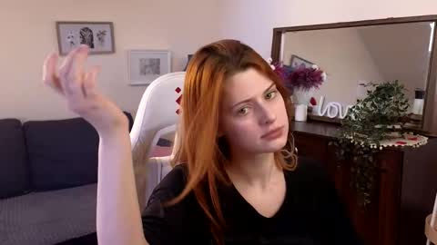 Snapshot of doll_lesli chatting on 03.01.25 Your doll Lesli online show from 03.01.25