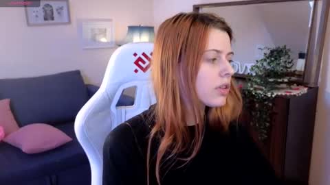 Snapshot of doll_lesli chatting on 03.12.25 Your doll Lesli online show from 03.12.25