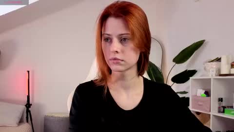 Snapshot of doll_lesli chatting on 09.19.25 Your doll Lesli online show from 09.19.25